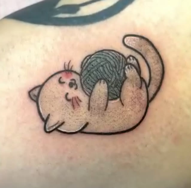 Schattige fijnlijnige tattoo